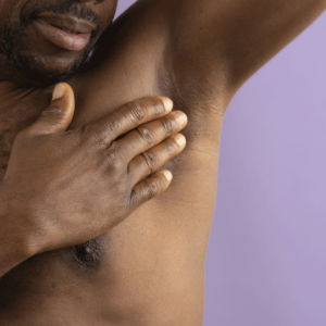 ACHSELKUSS Deocreme Anwendung violett